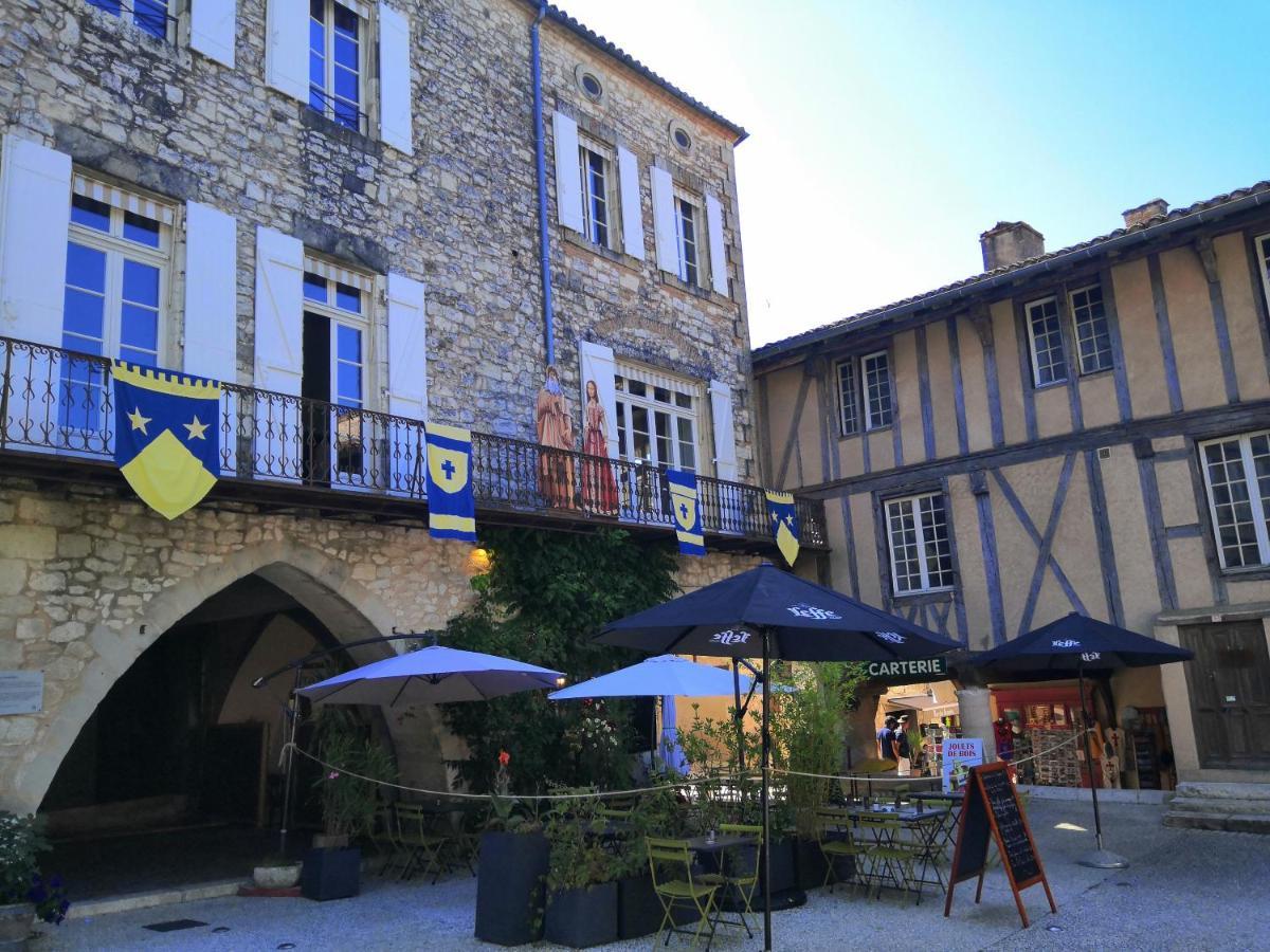 Maison De Charme Spacieuse, Terrasse Et Vue Sur La Place Монфланкен Экстерьер фото