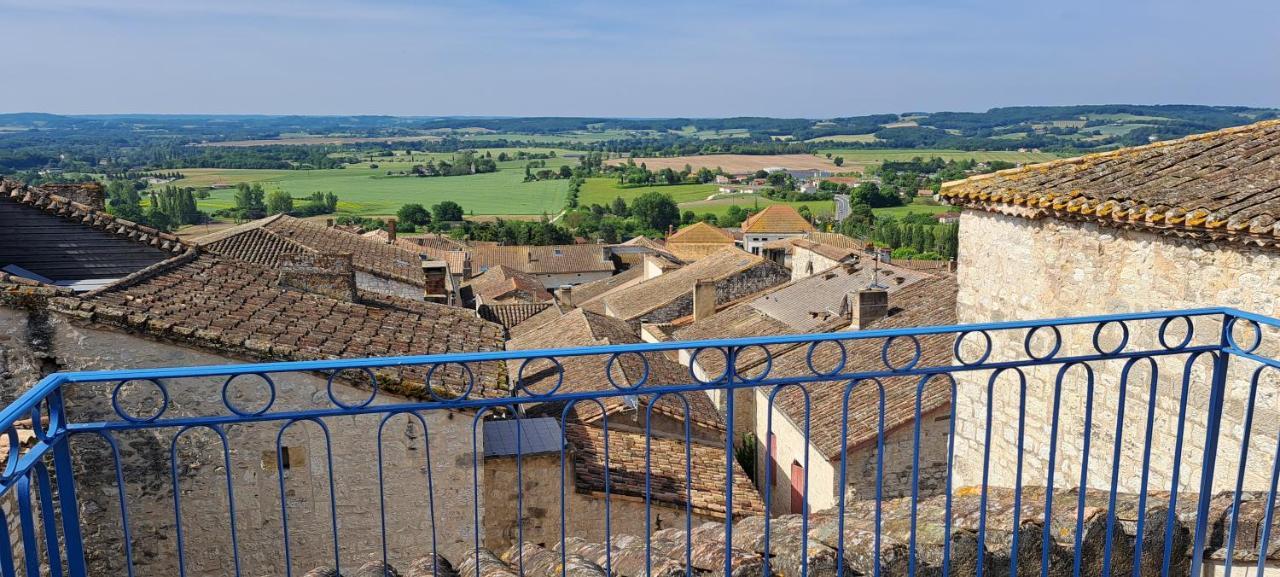 Maison De Charme Spacieuse, Terrasse Et Vue Sur La Place Монфланкен Экстерьер фото